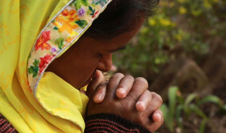 A woman from India praying. (Open Doors USA)