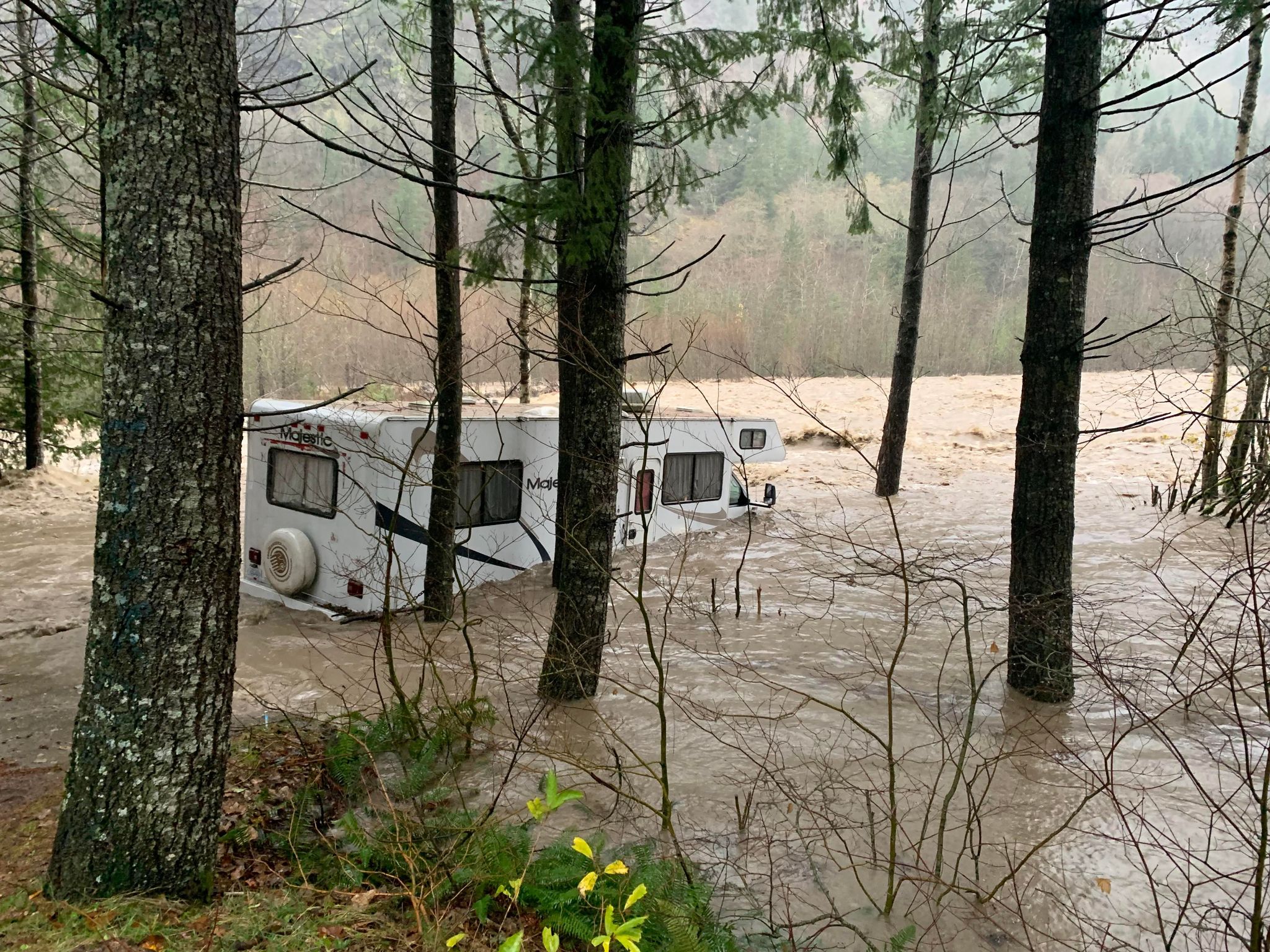 RV being swept away after intense rains caused flooding near Hope, B.C.