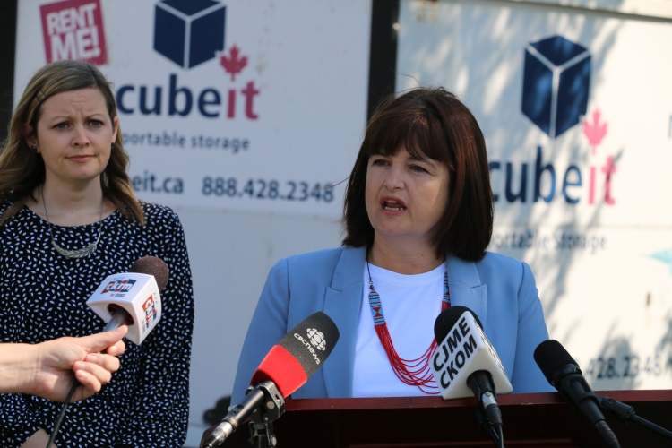 vicki mowat and carla beck