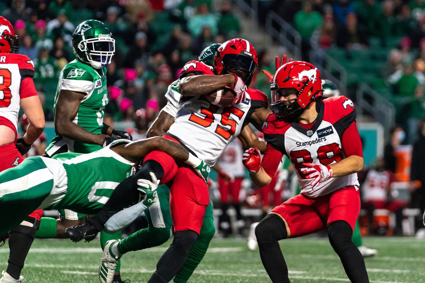 Stampeders Put An End To Roughriders Playoff Pursuit With 32 21 Win 