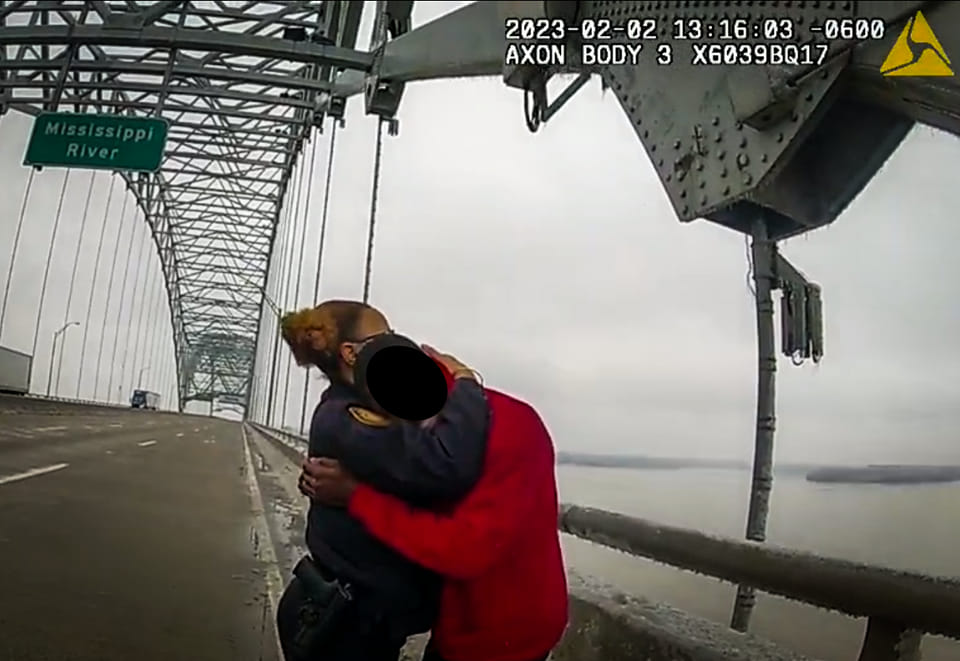 Suicidal teen on bridge rescued by police officer in Memphis