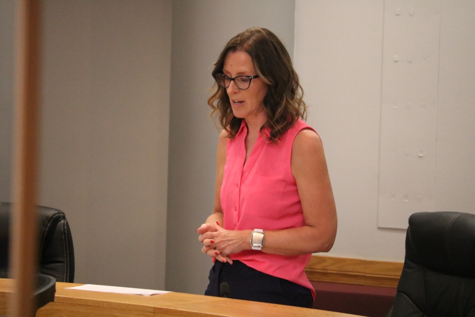 Coun. Dawn Luhning at city council meeting