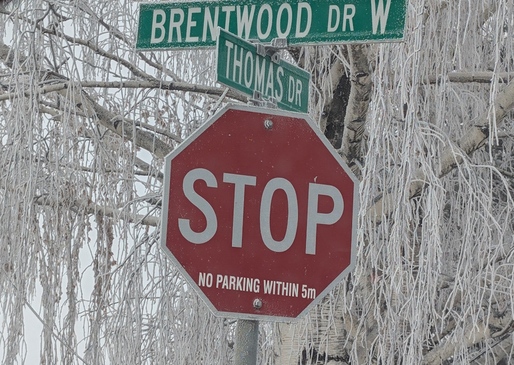 Crews will connect to underground utilities on Thomas Drive and Brentwood Drive from December 18-20.
