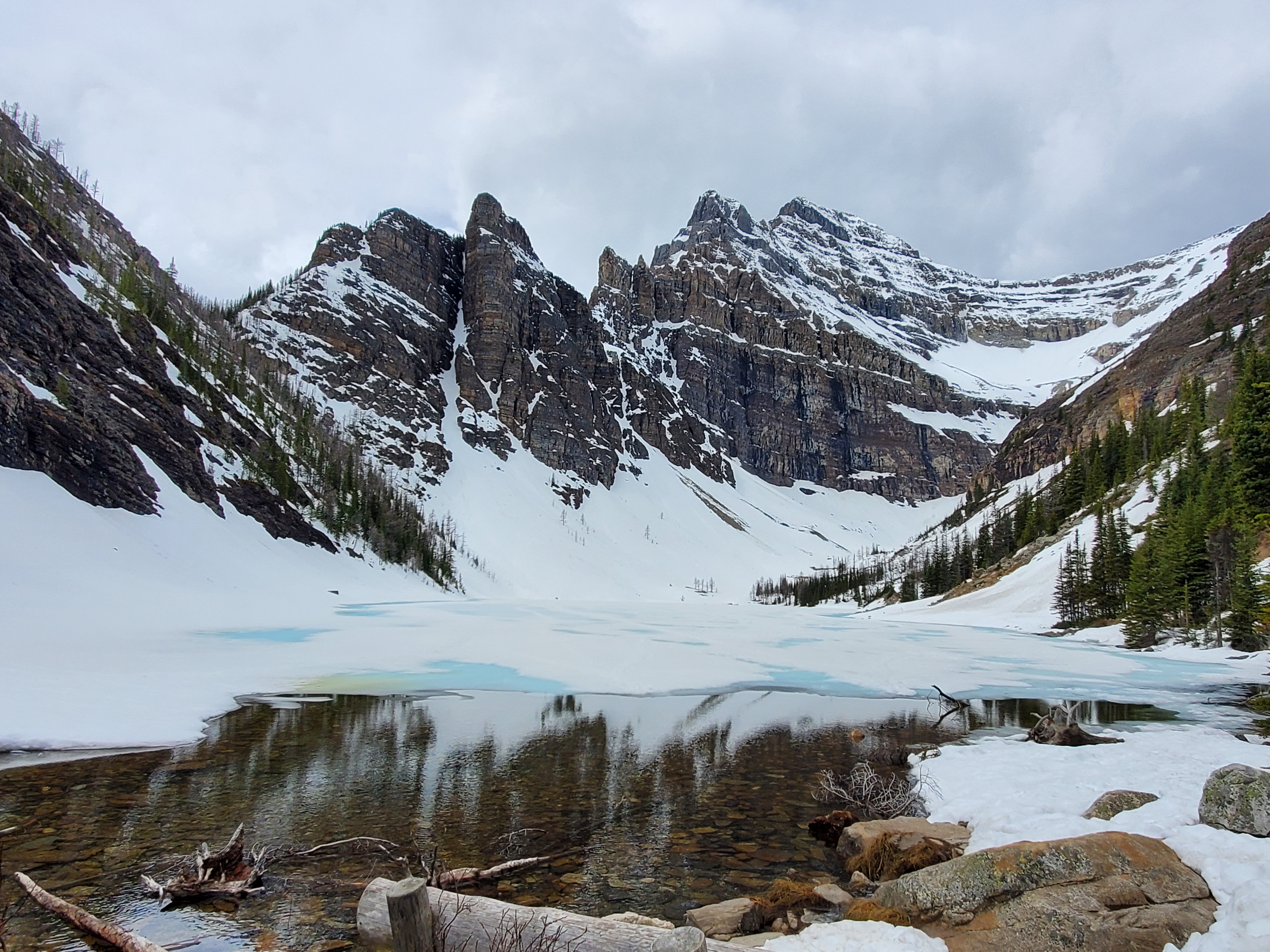 Mountain and lake landscape in the winter. 