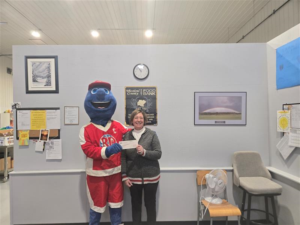 Boston Pizza raised money for the Wheatland County Food Bank.