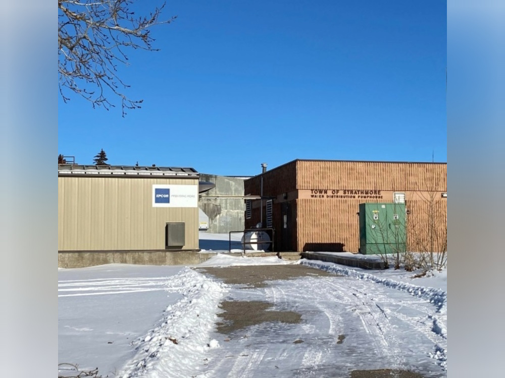 A water borrowing bylaw is being discussed by Strathmore Town Council.