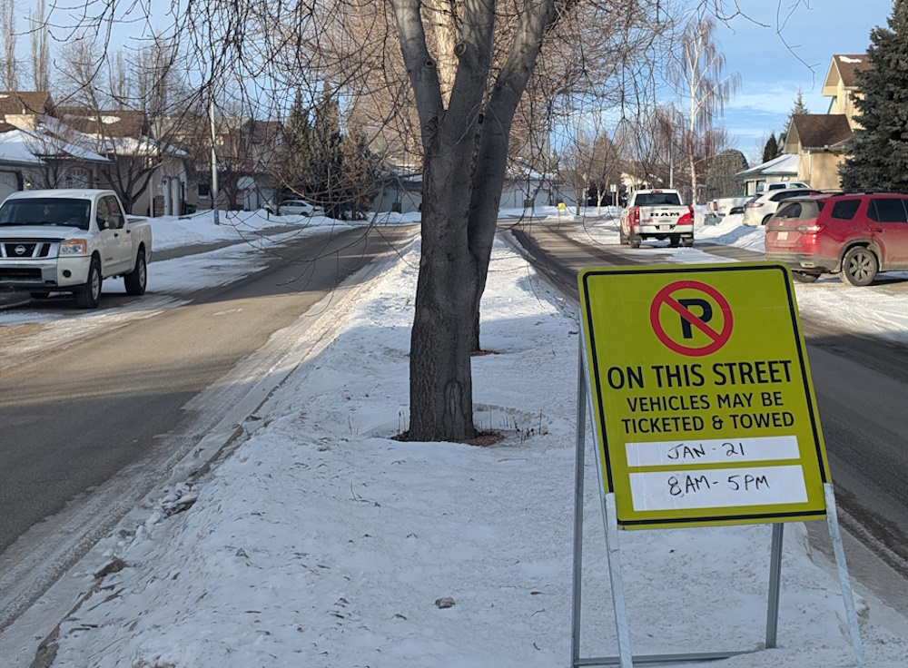A lane closure for tree pruning has been issued for Cambridge Glen Drive in Strathmore.