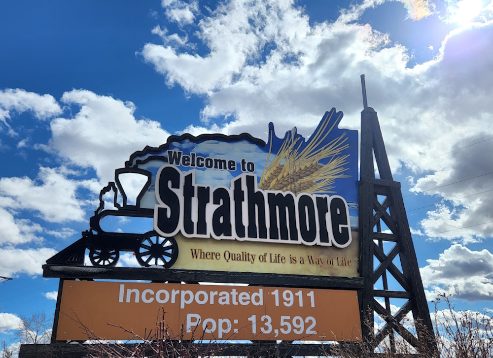 Residents in Strathmore can enter to win $5,000 toward a community organization of their choice.