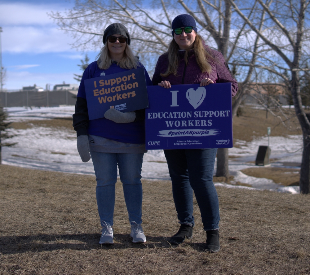 CUPE Local 5040 members picketing near the Foothills Composite High School on February 24, 2025. OkotoksOnline/Harrison O'Nyons