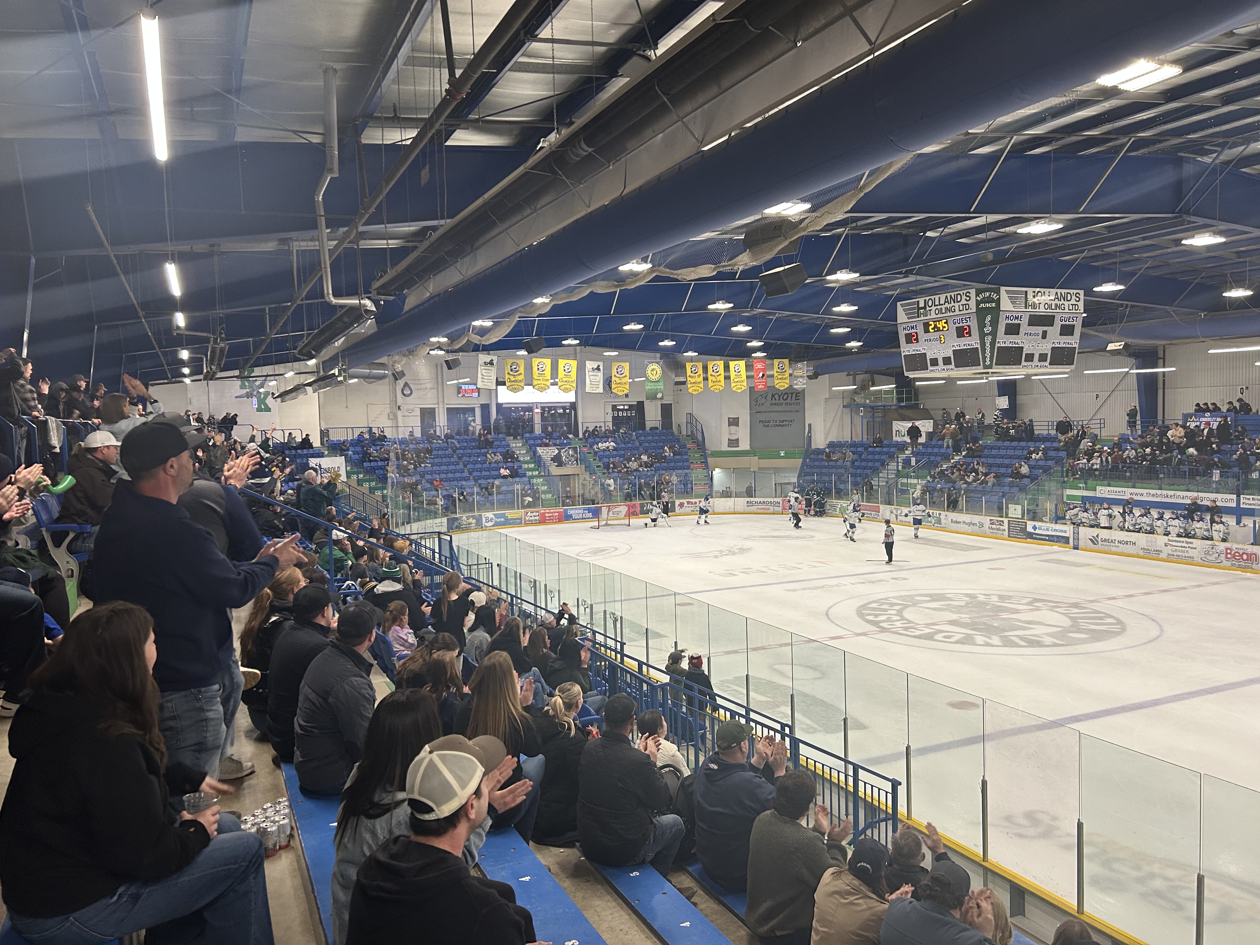 Crowd react 2-2.jpg