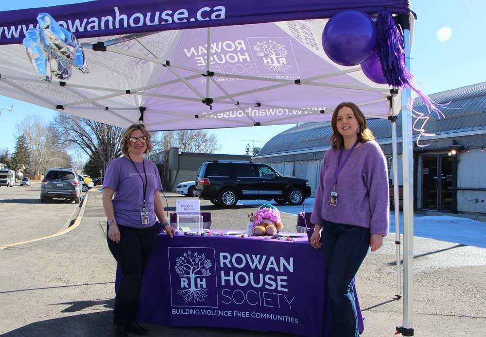 Rowan House representatives were set up on the corner of Centre St. and 5 Ave. SE. HighRiverOnline/Kevin Wallace