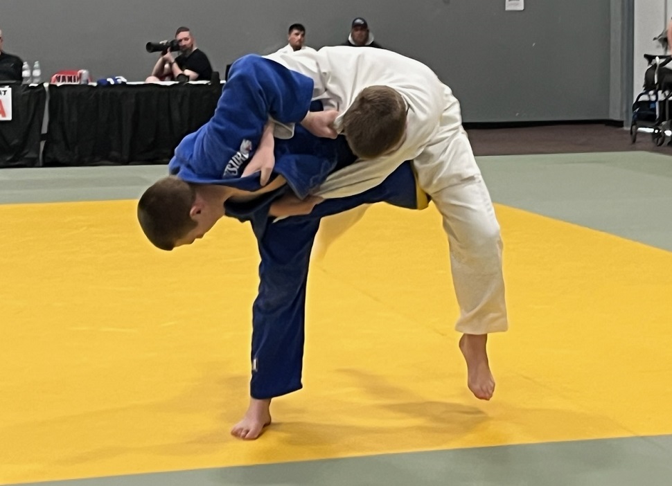  Thomas Berns (Shinmura, Regina) throws Jesse Reynaud (Koseikan, Moose Jaw)