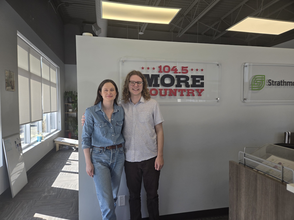 Sykamore chats with 104.5 More Country (Jordan Ostrom)