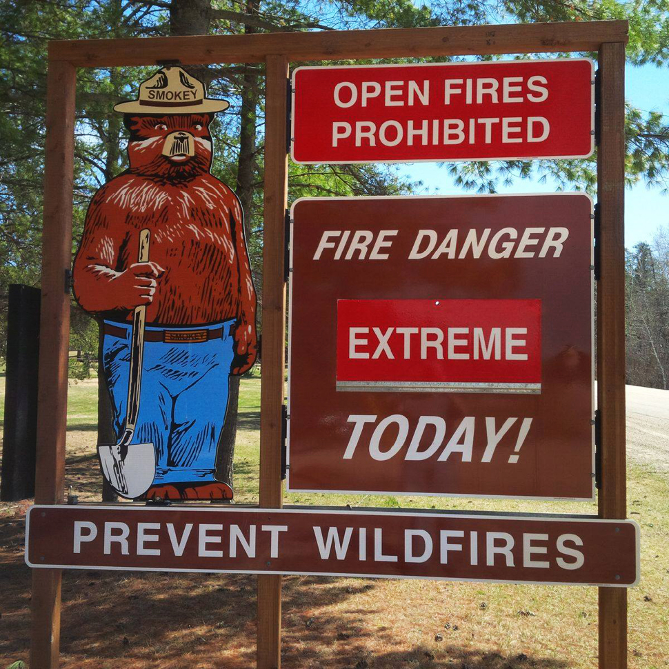 Extreme fire danger sign