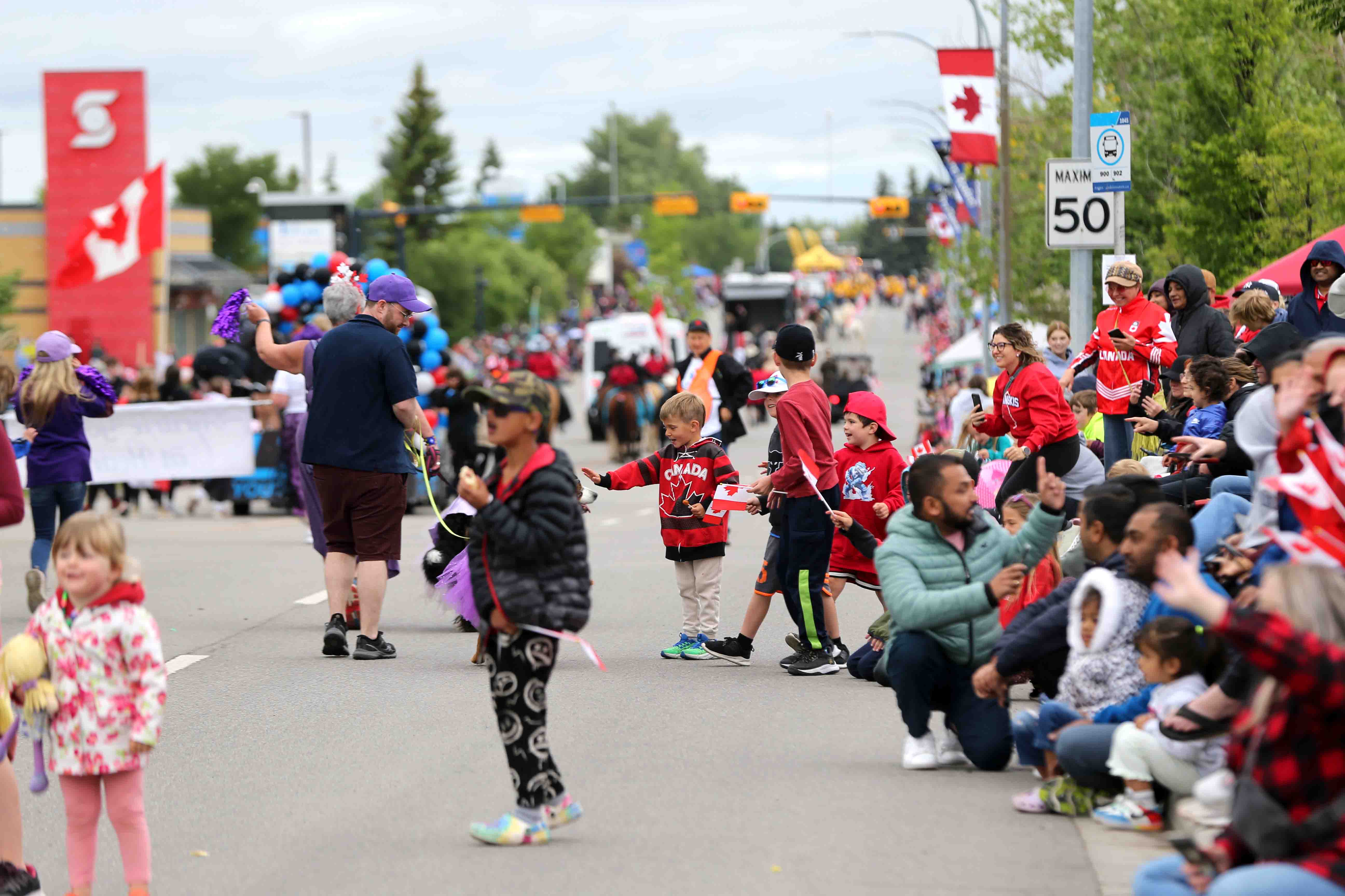 With school out and national park access now free, officials are warning of closures, bears and trail hazards in Banff and Kananaskis. File Photo / Discover Airdrie 