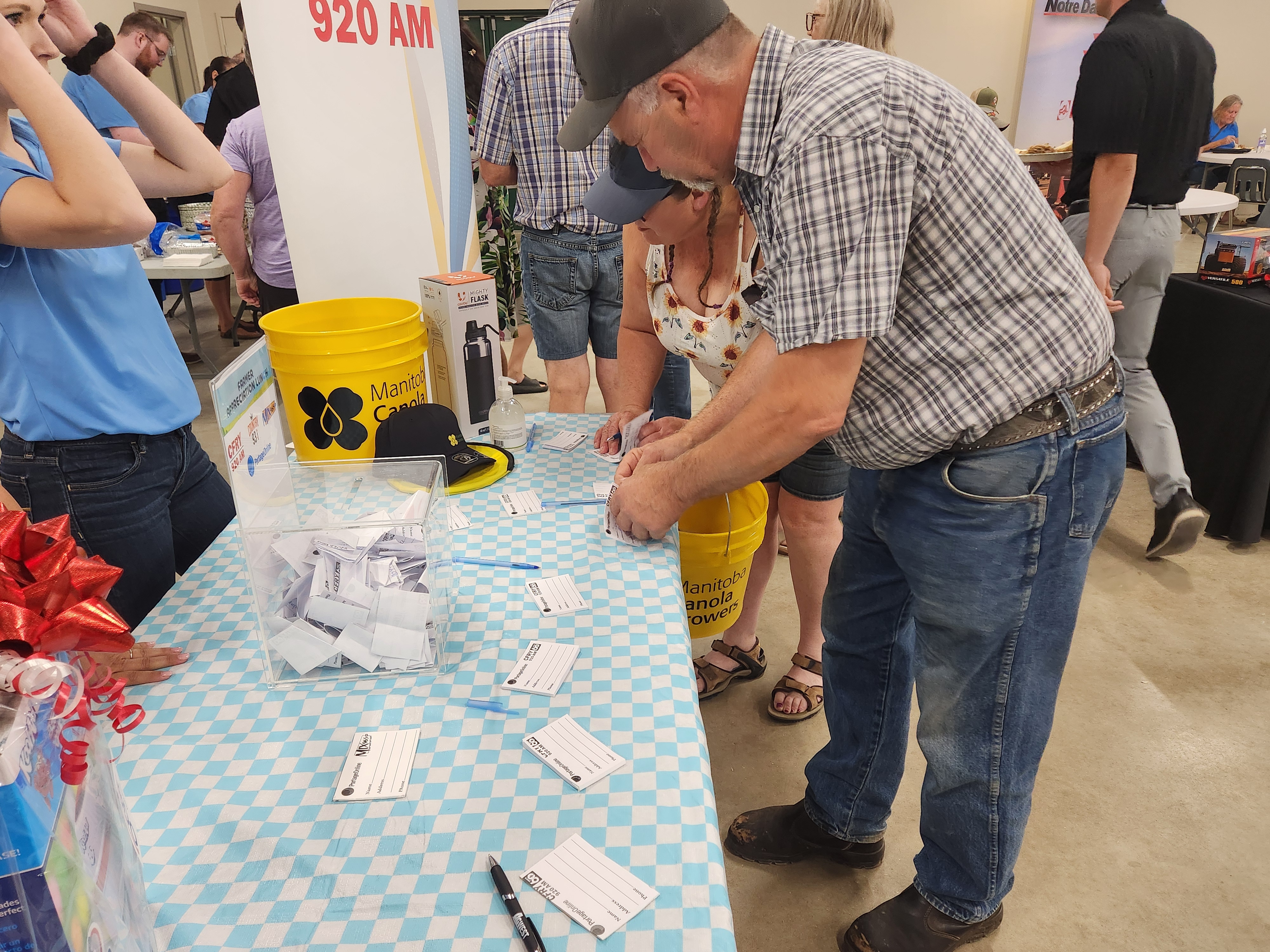 Farmers were consistently entering the free draw.  PortageOnline/ Tristen Sokolosky