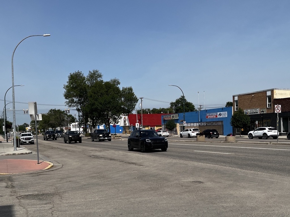 Businesses on Saskatchewan Avenue West, where the attempted robbery took place yesterday evening. PortageOnline/Cory Knutt