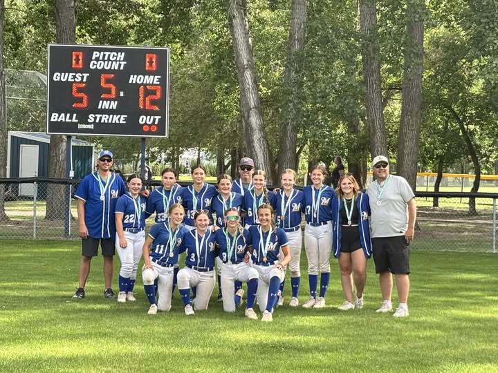U15 bronze Macklin Minor Ball Association.jpg