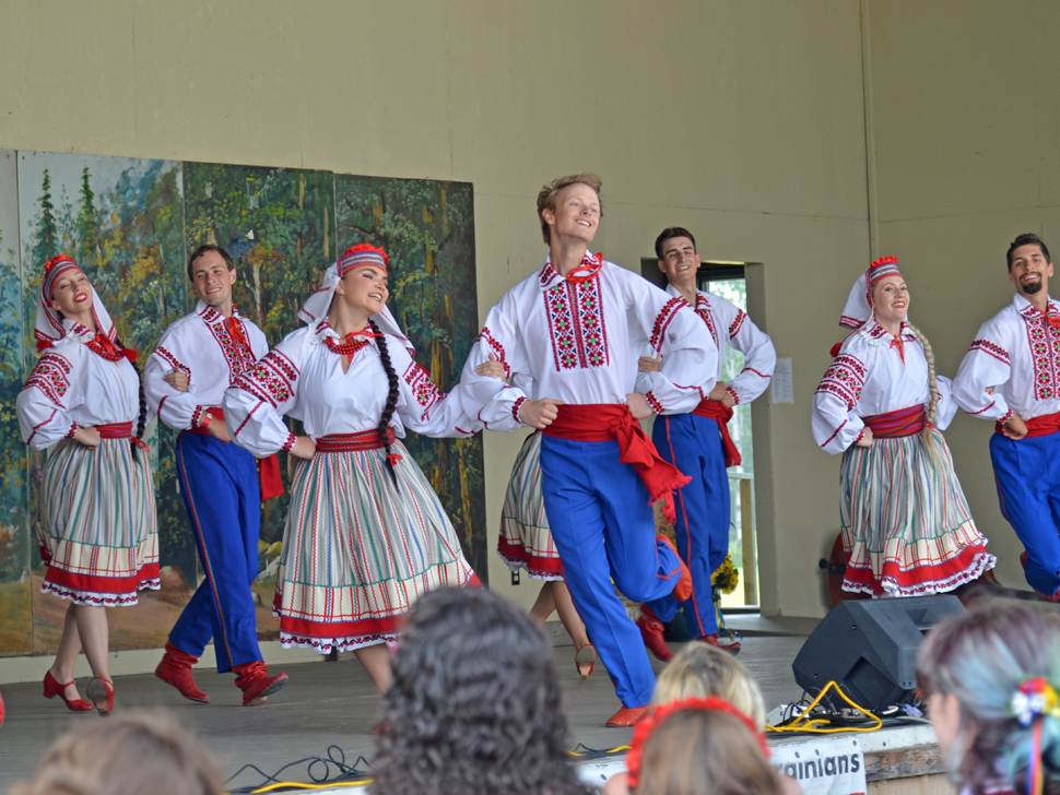 Dancing at the Gardenton Ukraine Festival