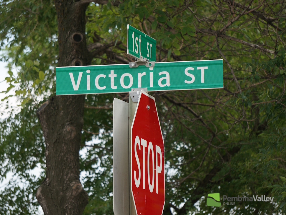 Road sign that says, 'Victoria ST'