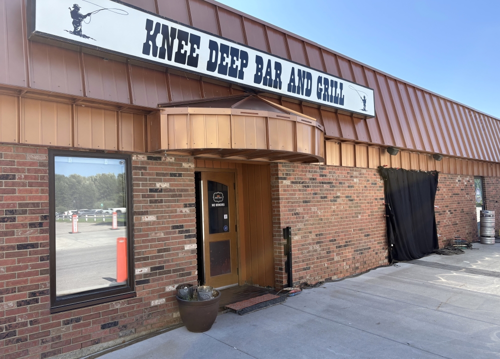 Knee Deep Bar and Grill in High River.