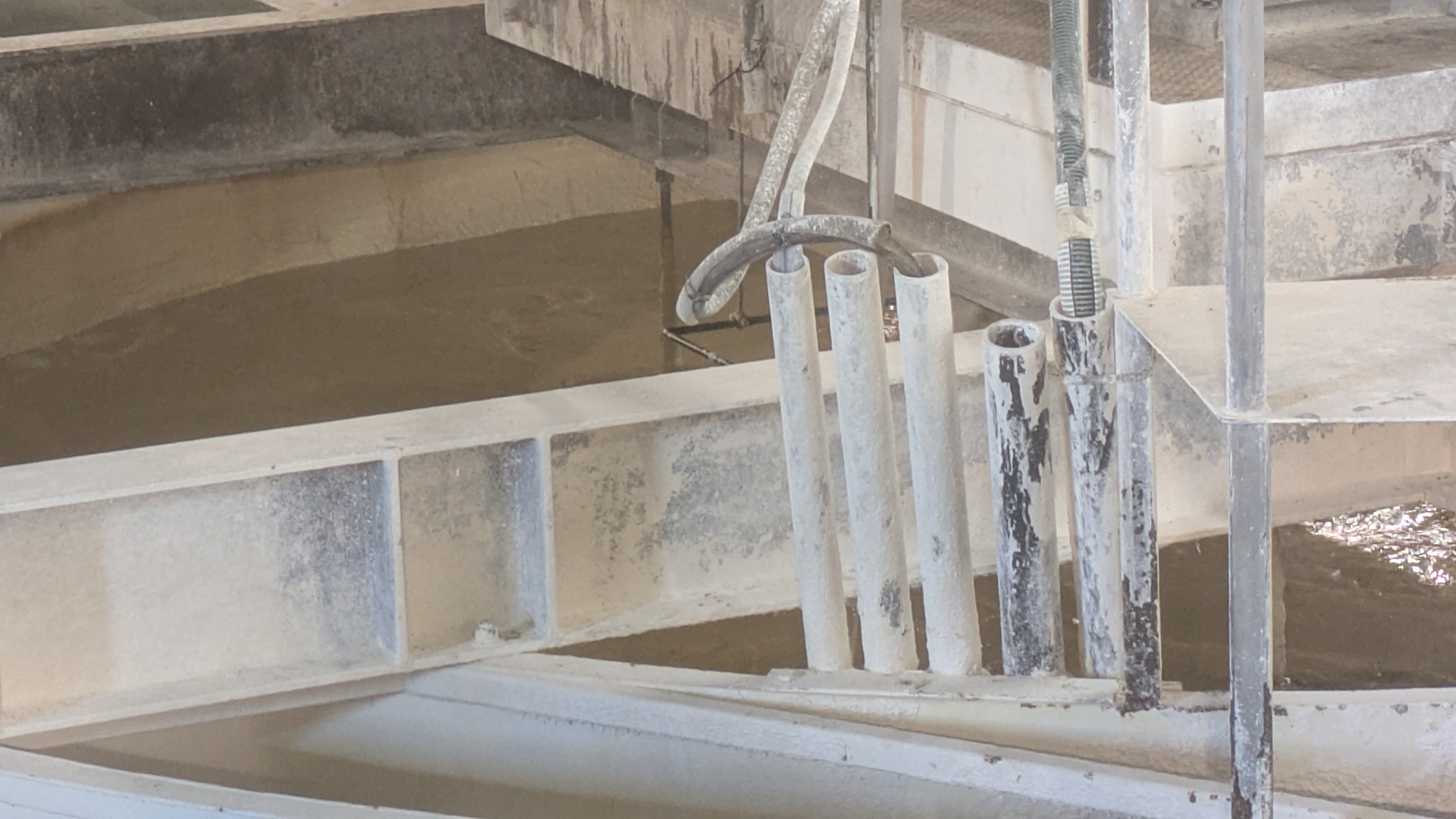 Water clarifier showing raw water from river in center section