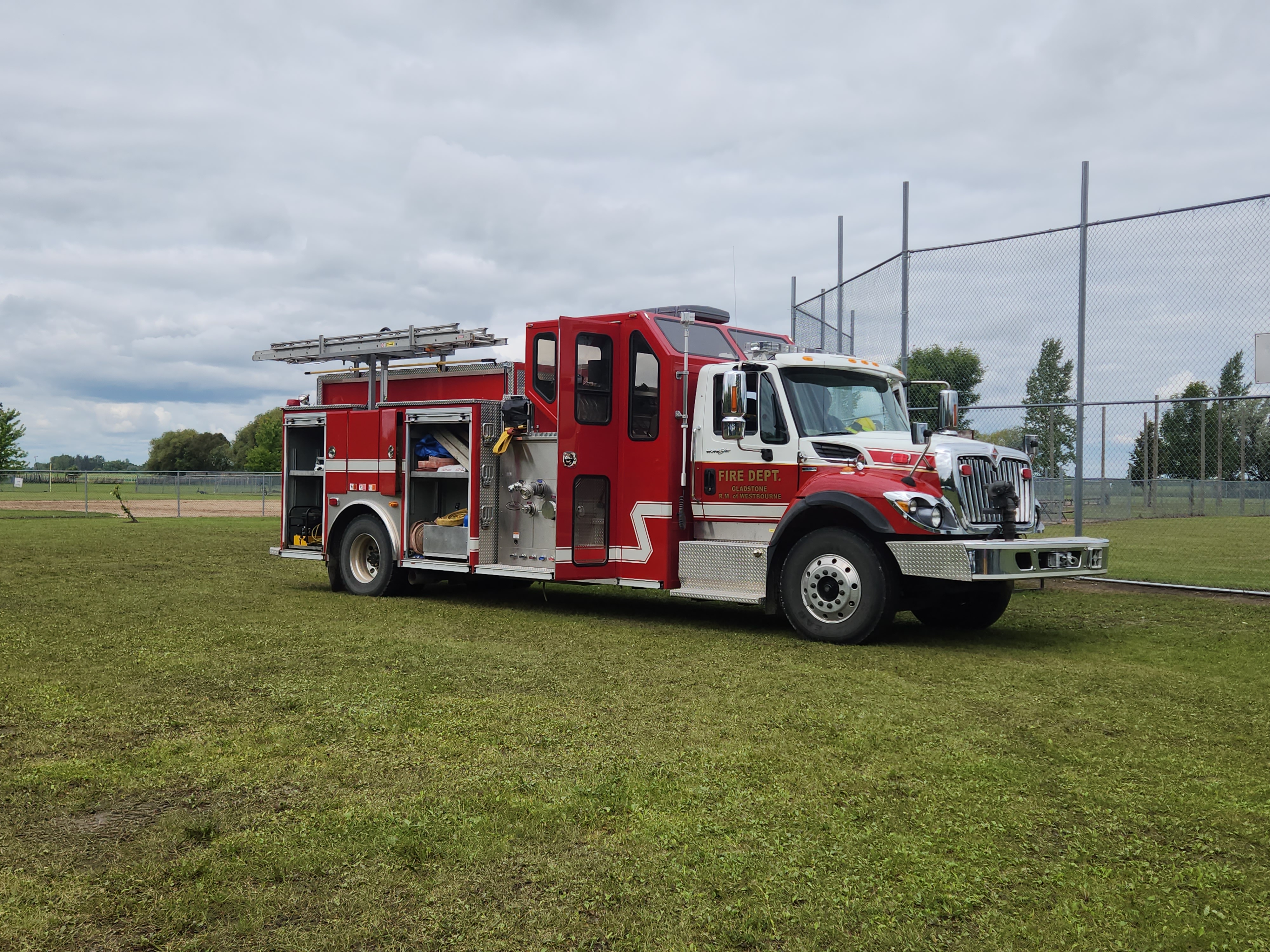 Gladestone Fire Department, brought down a truck for families to view.