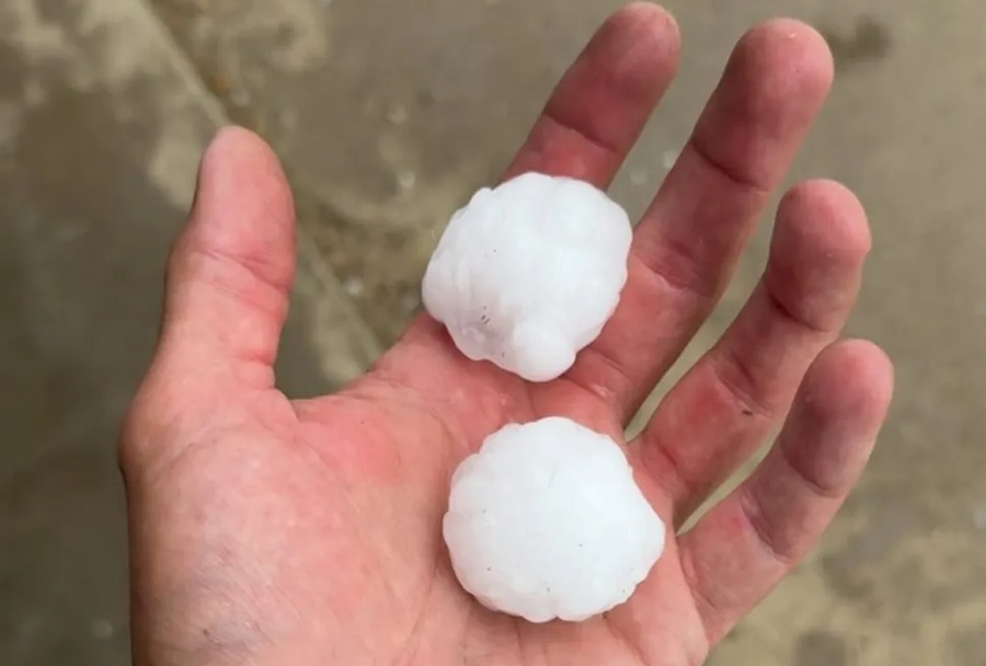 Hail photo via Dylan Somerville.jpg