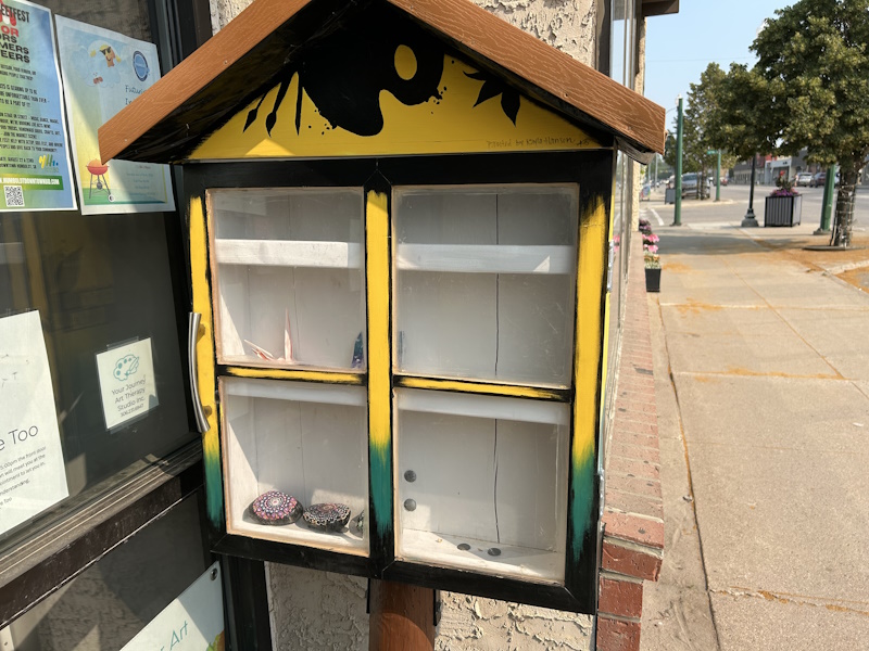 Little Art Gallery.