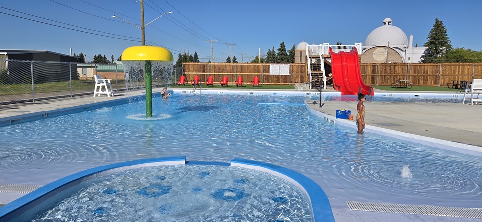 New Wilkie Pool on opening day
