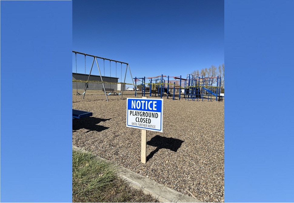PARK CLOSED SIGN 