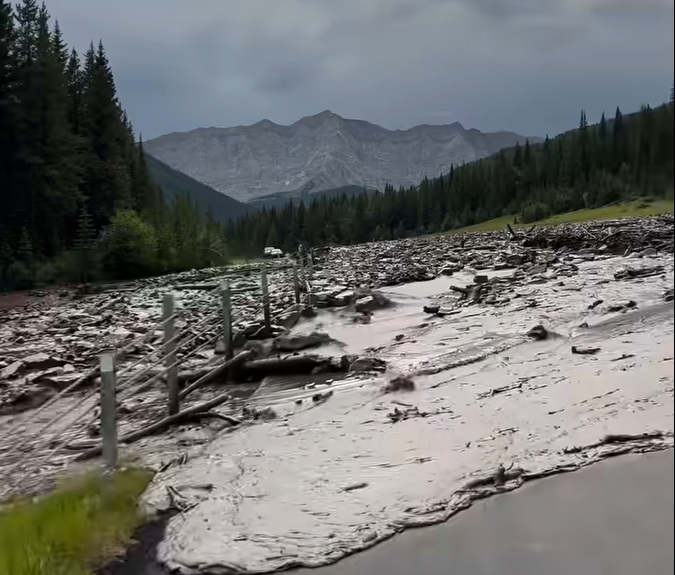 A section of Highway 40 in Kananaskis Country remains closed Tuesday morning following a mudslide south of the Mount Lipsett Day Use Area. Screenshot / Video (August 3 2025) / Gar Sevilla Quines / Facebook 
