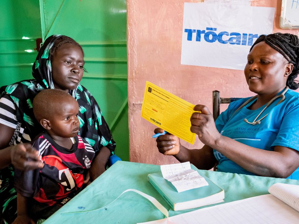 In Sudan, Canadian Foodgrains Bank member Development and Peace - Caritas Canada is partnering with Trócaire to implement a treatment project for acutely malnourished children under five years old as well as pregnant and nursing mothers. The project will provide treatment for 8,797 individuals while also providing an additional 78,000 children with vitamin A supplements. Pictured right is Elizabeth, a nurse at one of the Trócaire-supported nutrition clinics. (Photo: Trócaire)