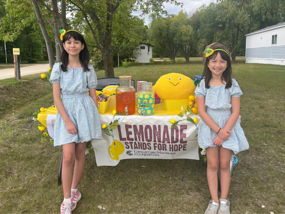 Two Winnipeg sisters host lemonade stand for CancerCare Manitoba