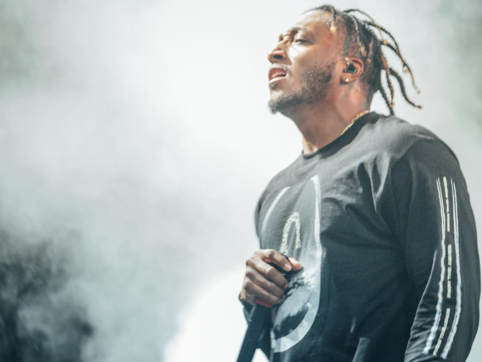 Lecrae on stage