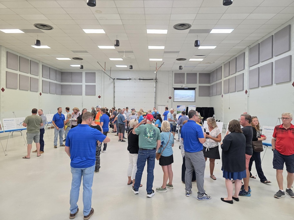 The crowd was engaged in multiple conversations with the WSA on a variety of topics. (photos by Hayden Michaels)