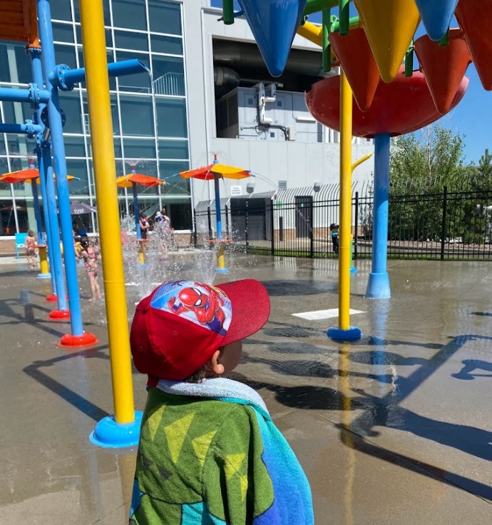 spray park kid summer weather hot 