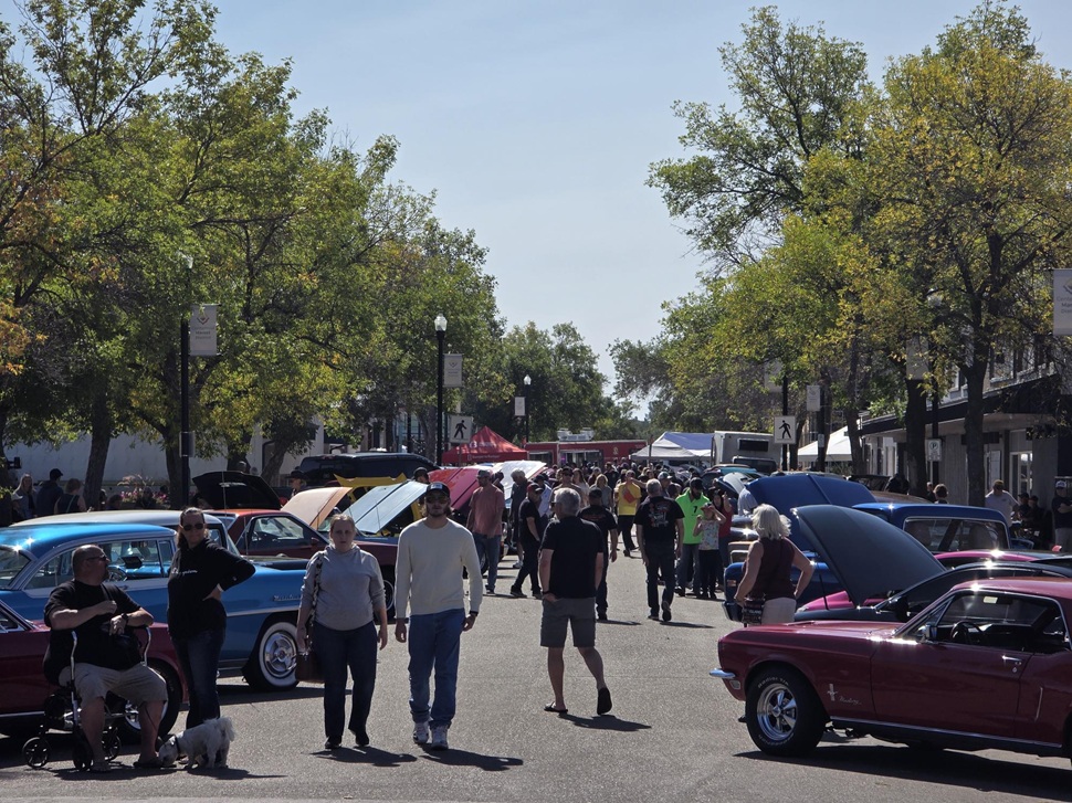 A crowd walks through the show. (photos by Hayden Michaels)