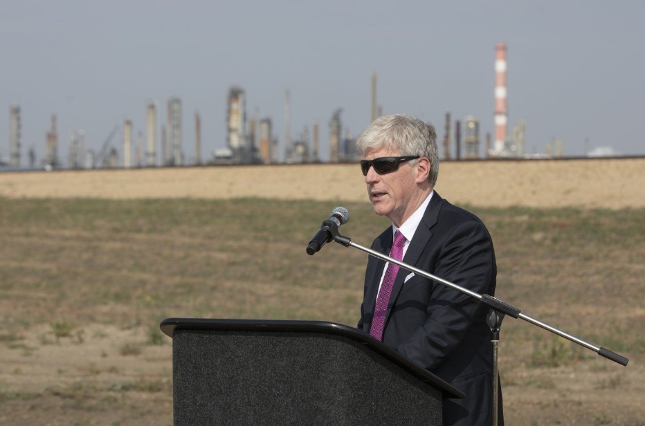 Energy and Natural Resources Minister Tim Hodgson speaks to the media in Sherwood Park, Alta., on Wednesday, Sept. 10, 2025. THE CANADIAN PRESS/Amber Bracken