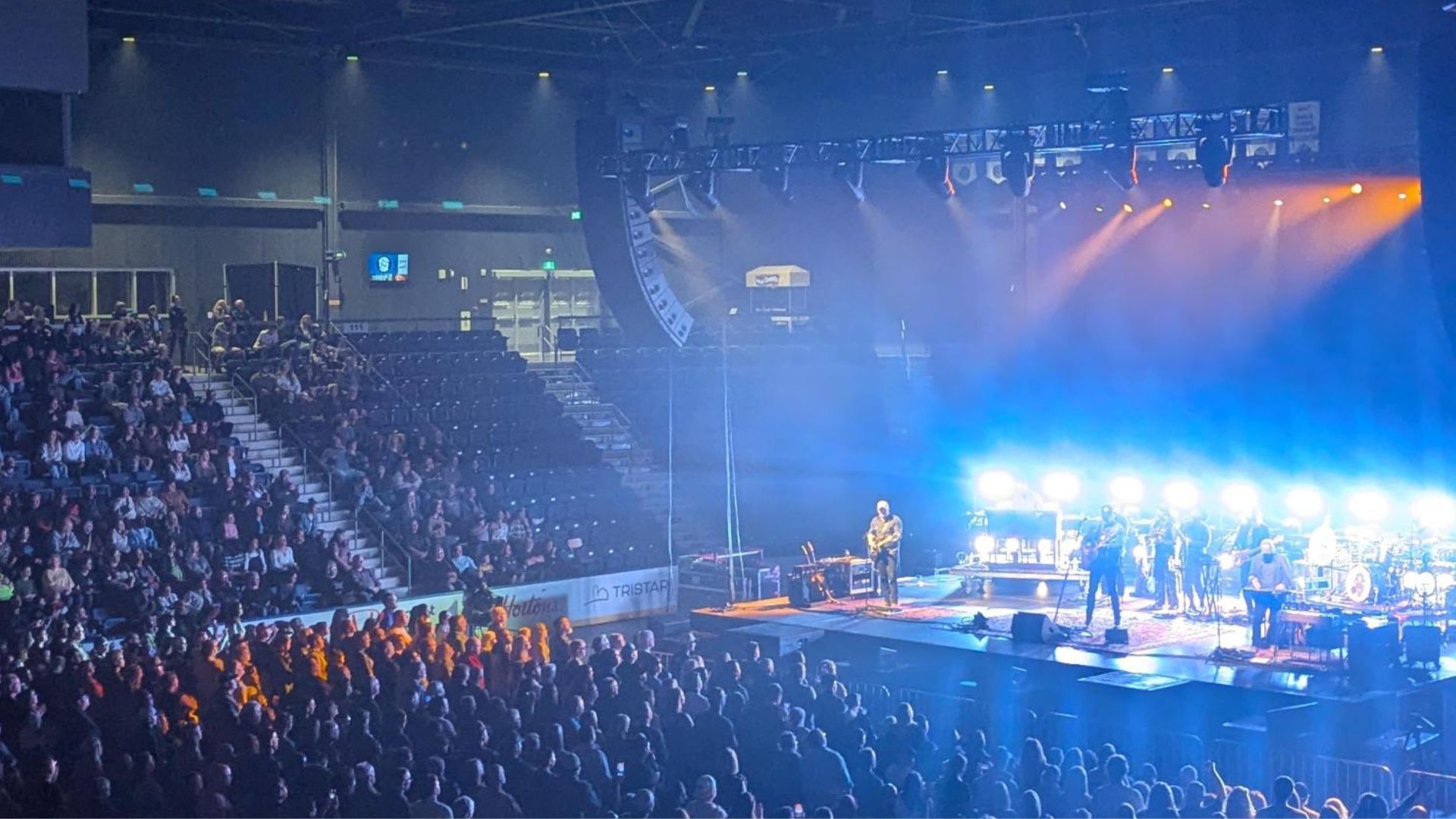 Hundreds of people at a Zach Williams Concert in Steinbach's arena