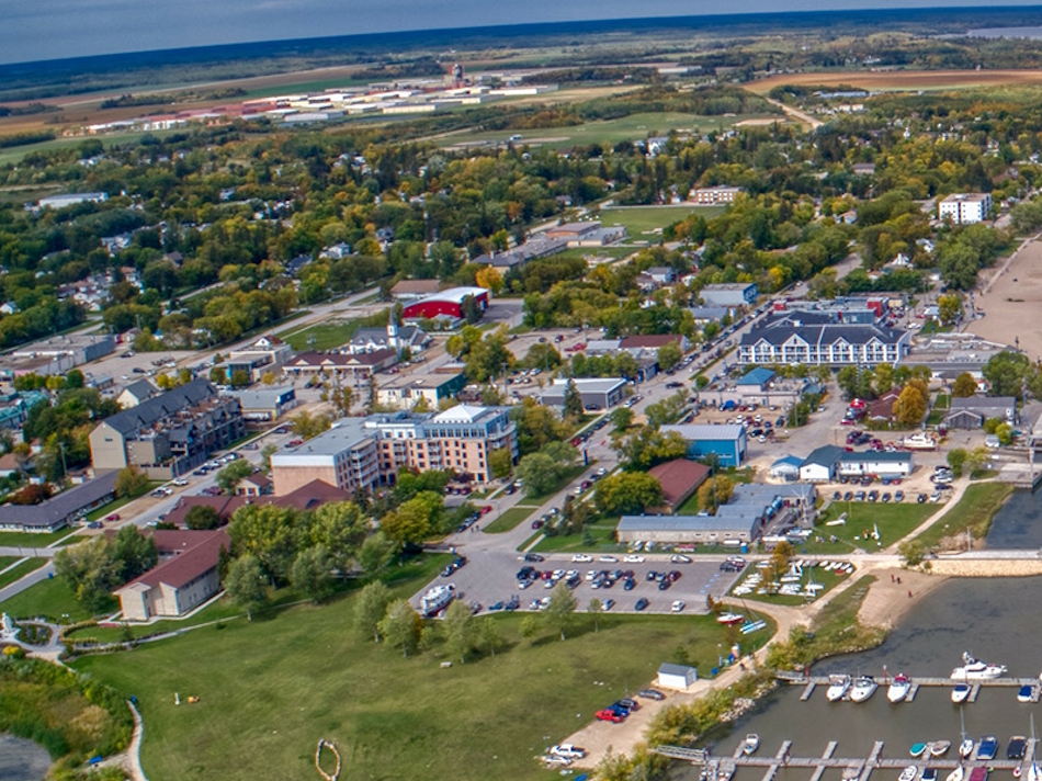 Gimli from the sky - showing some of the nearby roads