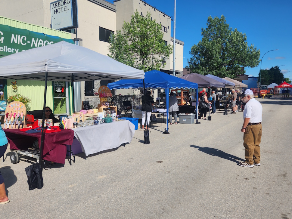 Vendors were available all along the main street.   PortageOnline/ Tristen Sokolosky
