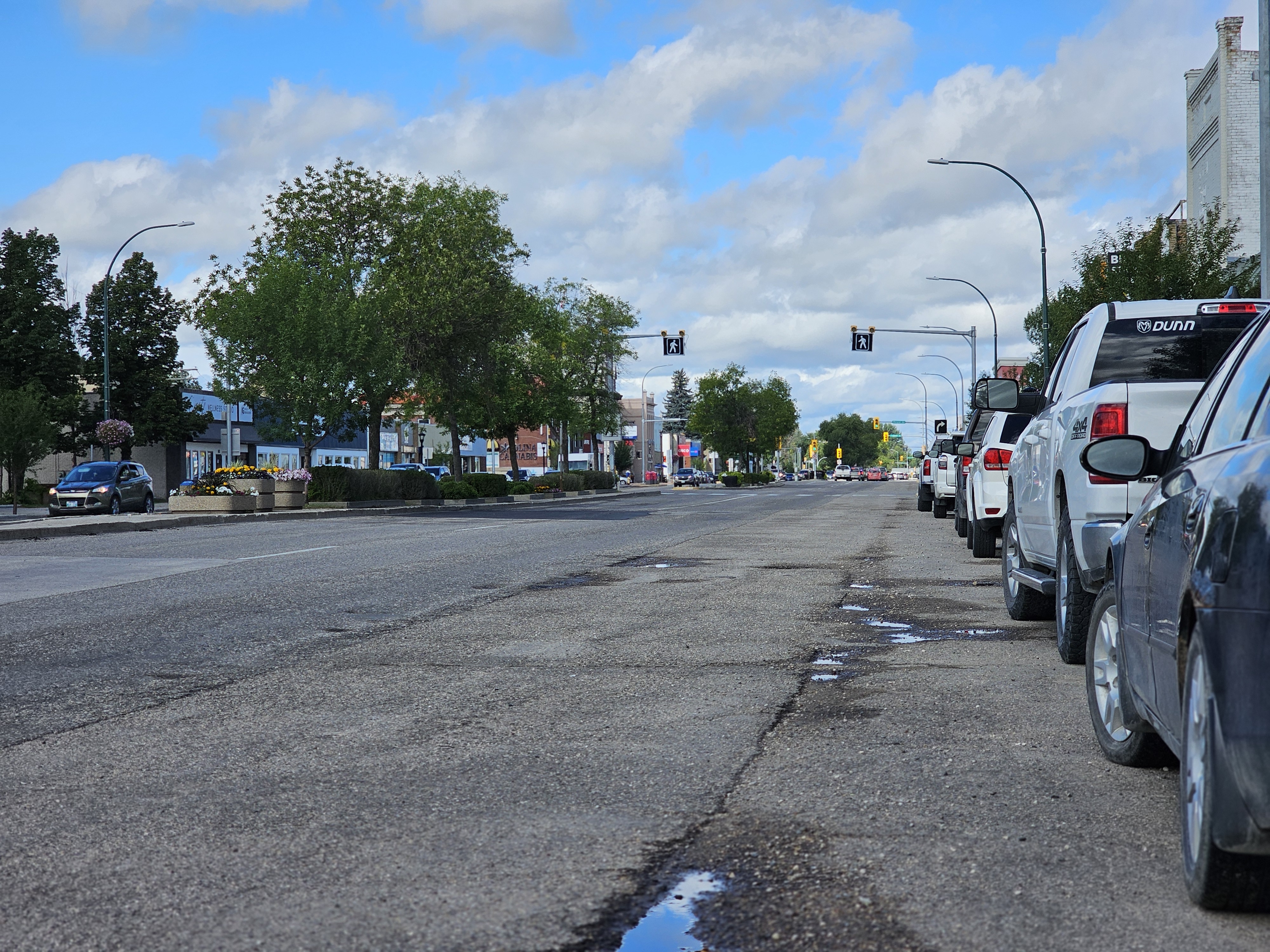 Starting tomorrow, this westbound lane will be closed to road traffic, though foot traffic will still be permitted.