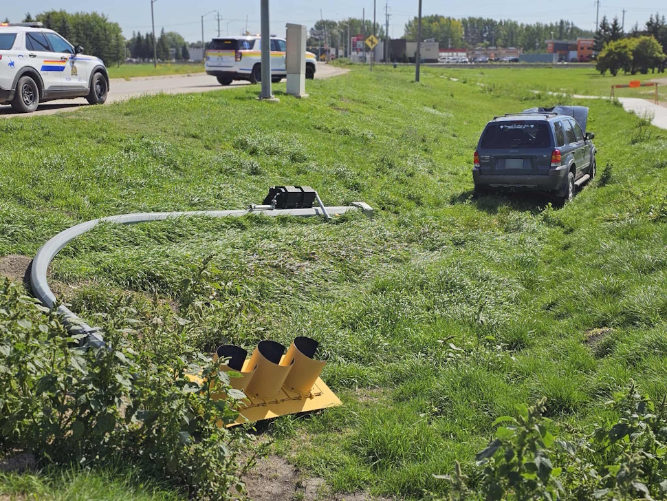 traffic lights knocked over