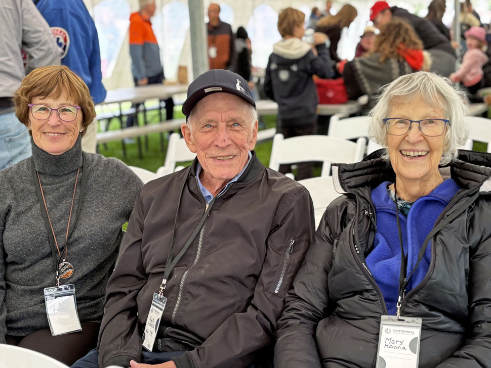 Dr. Ken Hanna (centre), the 9th College President, attended the celebrations together with his wife Mary (left). Hanna is responsible for moving Winnipeg Bible College to the Otterburne in 1970.