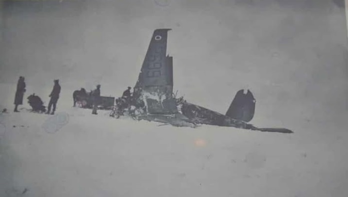 Plane crash grill lake via Ken Dresser.jpg 