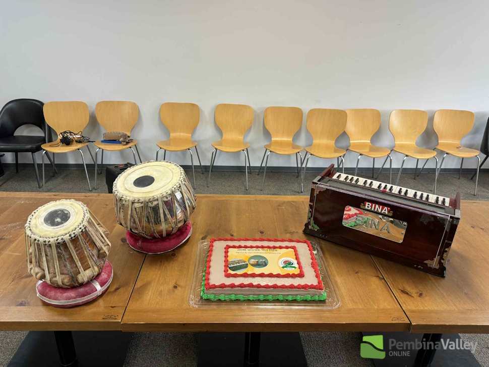 Instruments and a cake 