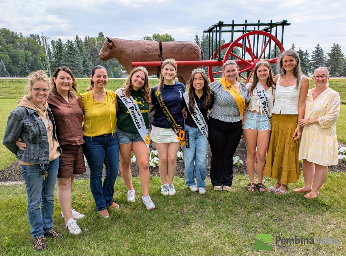 Both the Central Highlands and Manitoba Sunflower Festival Royalty with their mothers